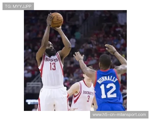 哈登突破造犯规并罚中，76人稳住节奏