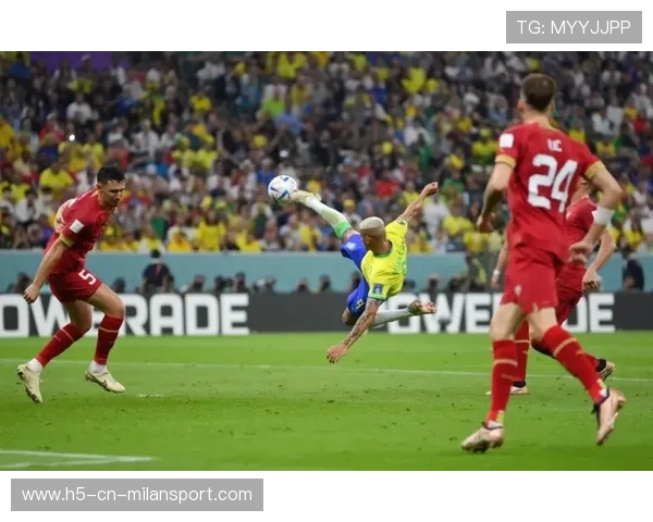 维尼修斯换位插上得分，皇马中前场变幻多端