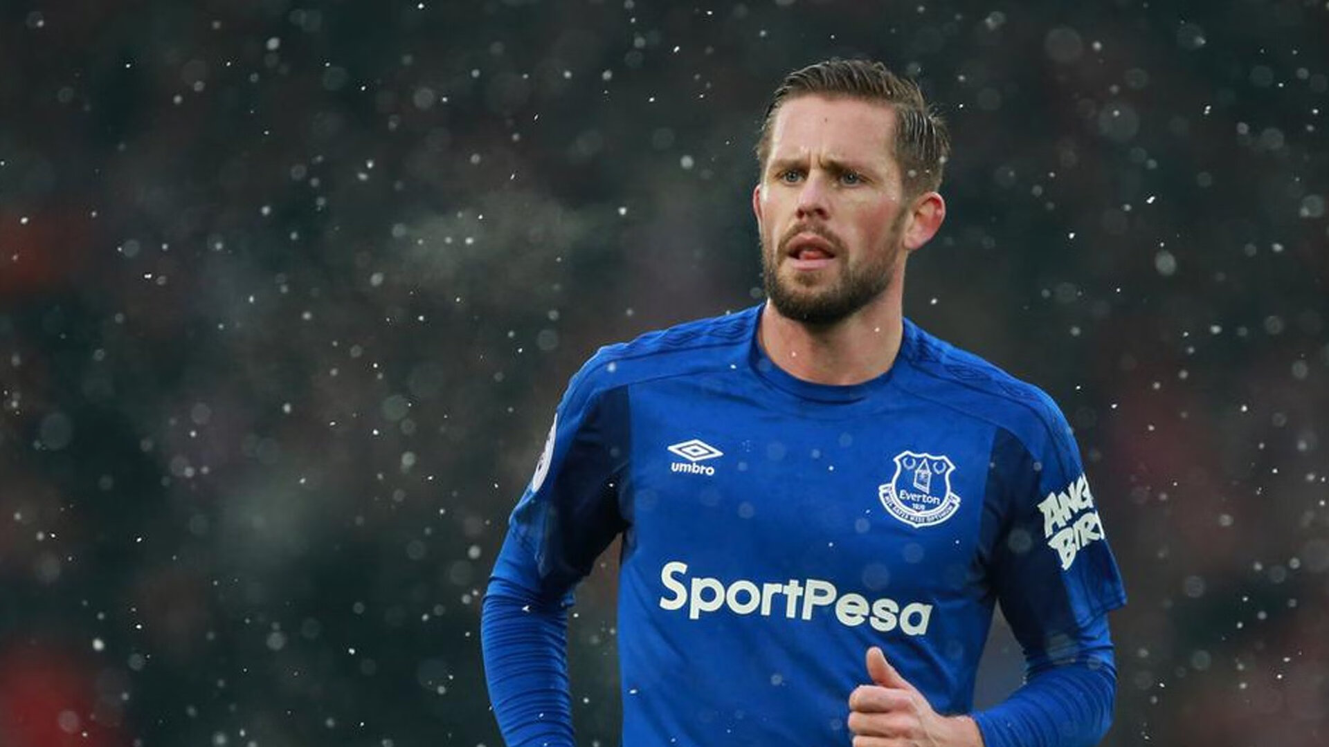 “安赫尔·巴尔博萨的精准传球与快攻配合，成为阿根廷美洲狮队的关键战术执行者”