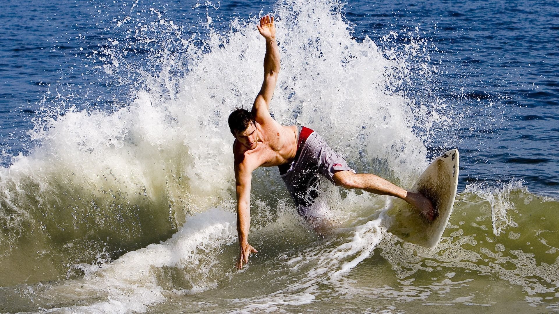 中国足协公布全新品牌形象主打现代与国际元素，中国足协官宣